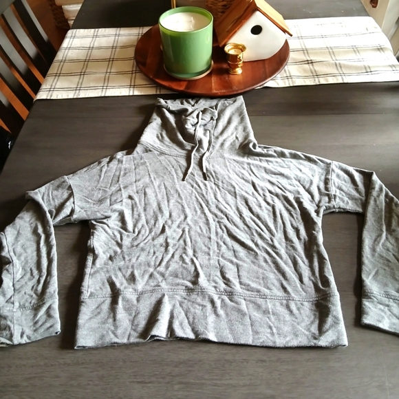 UGG Cowl Neck Sweatshirt Like New Size S - Picture 1 of 3
